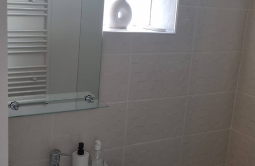 Livry-Gargan Apartment | Charmant Appt 2 Pièces Cosy Jardin IDF Proche Parc des Expositions/Roissy CDG