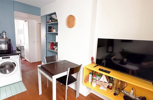 Combat Apartment | Charmant ET Lumineux 2 Pièces EN Plein Coeur DE Paris
