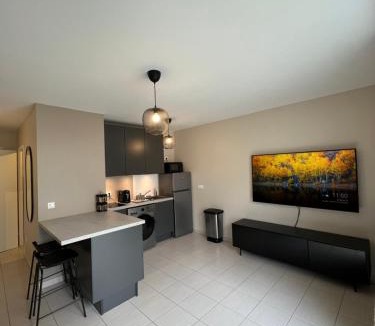 Bussy-Saint-Georges Apartment | Charmant studio en résidence avec parking