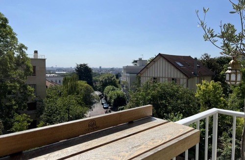 Saint-Cloud Apartment | Charme Parisien en Bordure de Seine