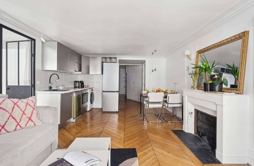 Quartier de la Place-Vendome Apartment | Charming 1BR near Louvre & Tuileries