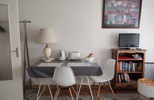 Saint-Fargeau Apartment | CHARMING PARISIAN STUDIO NEAR GAMBETTA