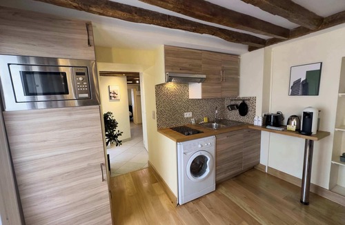Quartier de la Place-Vendome Apartment | Charming Tuileries/ 1 Bed Apt next to Musee Du Louvre