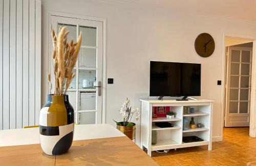 Adamville Apartment | Chez Carnot Centre d'Adamville