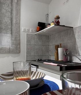 Louis Bertrand-Mirabeau-Semard Apartment | Chez Zaynou