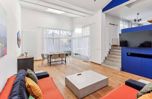 Asnieres-sur-Seine Villa | Chic and spacious house near Paris