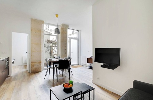 Quartier de la Folie-Mericourt Apartment | Chic Apartment -2BR/6P- Oberkampf/République