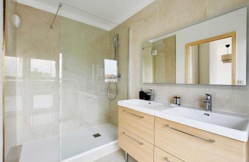 Le Bois Porte de Nogent Apartment | Chic Duplex with Rooftop -3BD-6P- Nogent-sur-Marne