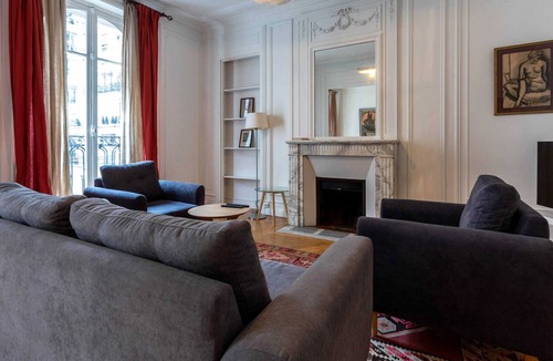 Grenelle Apartment | Chic Grenelle | 3 Bedroom Apartment in Paris