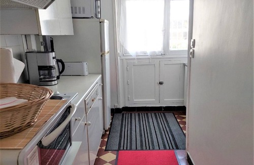 Chaillot Apartment | CHIC,SPACIOUS,CENTRAL/CHAMPS ELYSEES/ARC of TRIUMPH/Palais des Congres/EIFFEL/AC