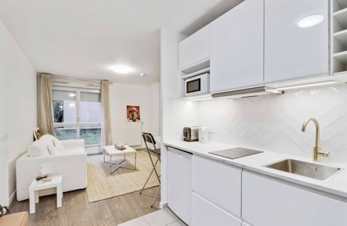 Rosny-sous-Bois Apartment | Chic studio Appartment