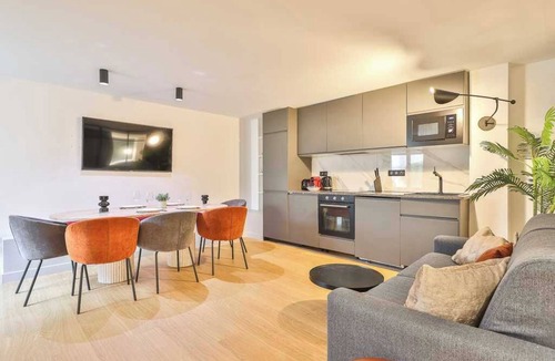 Quartier Saint-Ambroise Apartment | Comfort & Design for 10p - 5min from the Marais !