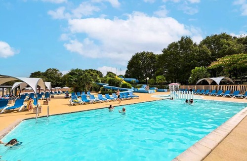 Monterblanc House | Comfort+ Mobile Home: 5 Rooms, Sleeps 8, + TV