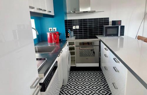 Faubourg de l'Arche Apartment | Comfortable 50 m apartment with parking