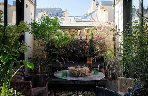 Quartier de la Place-Vendome Apartment | Concorde & Louvre design loft w/2-bedroom, WiFi, AC.