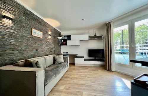 Gambetta Apartment | Cosy 1BR Apt in Modern Residence Paris La Défense