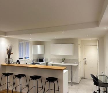 Republique–Point-du-Jour Apartment | Cosy, appartement refait à neuf limite 16