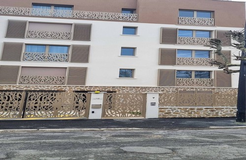 Champigny-sur-Marne Apartment | Cosy Apt with Balcony -6P-Proche Disney/Paris