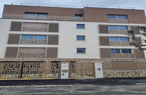 Champigny-sur-Marne Apartment | Cosy Apt with Balcony -6P-Proche Disney/Paris