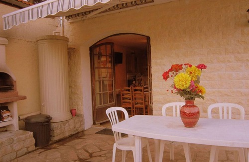 Brou-sur-Chantereine Cottage | Cottage in Vaires-sur-Marne near Forest & Lake