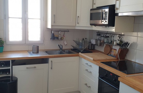 Faubourg de l'Arche Apartment | Courbevoie-paris. Appartement Lumineux,calme, Proximité Ransports et Commerces