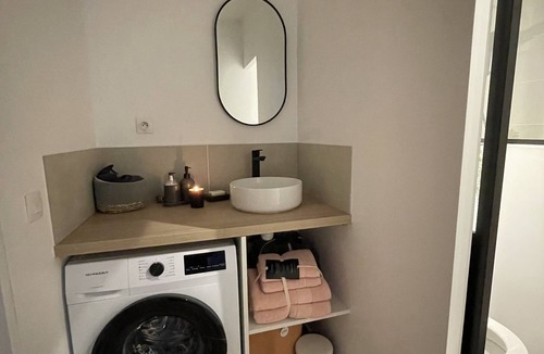 Chatillon Condo | Cozy 1-bedroom condo in Paris with WiFi and underground parking