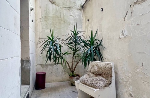 Plaisance Apartment | Cozy Big Apartment With Private Yard In Central Paris