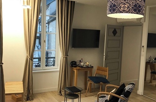 Nuits-Saint-Georges House | DOUCE NUITS