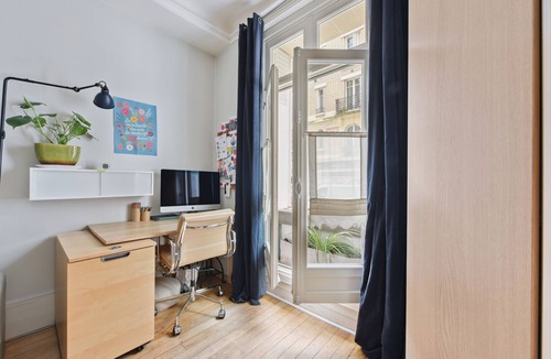 Grenelle Apartment | Eiffel Tower at 5' walking, Parisian charm, highly equipped, 4 people, 2 bdr.