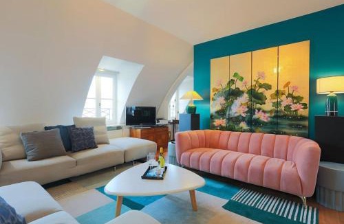 Quartier de la Place-Vendome Apartment | Elegant, Fashion center, with view