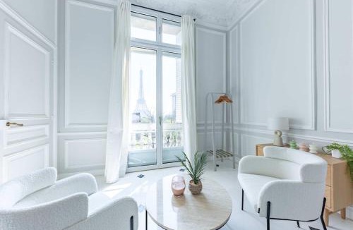 Chaillot Apartment | Exceptional Eiffel Tower Gem 4BED 8P in Trocadero