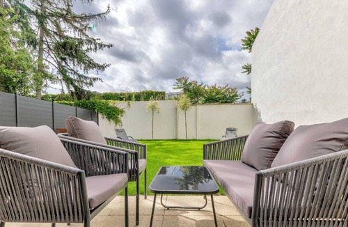 Champigny-sur-Marne Apartment | Exclusive apt with Garden - 6P - Near Disney/Paris