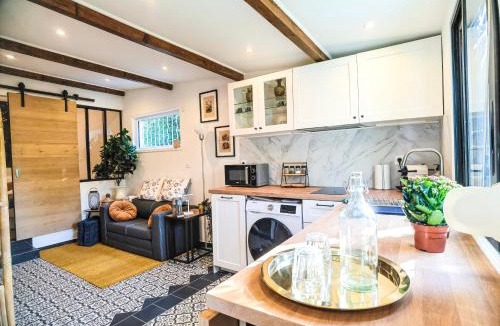 Noisy-le-Grand Apartment | Exquisite tiny house with garden and air con - between Paris-Disneyland - 3mins from train station