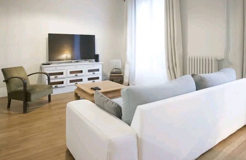 Adamville Apartment | Family Appartement