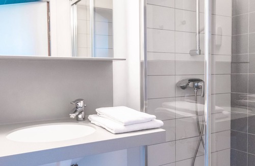 Parc-de-Montsouris Hostel | FIAP - Hostel