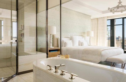Paris City Center Hotel | 105 m² Hotel ∙ 7 guests