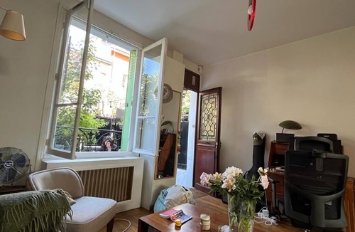 Amerique House | full equipped house with a little private garden in Paris ! 19th arrondissement