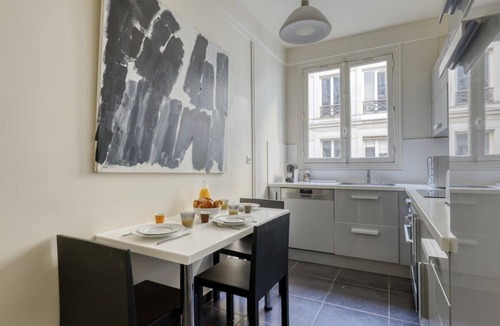Quartier Saint-Georges Apartment | Gorgeous and large flat in the heart of Paris 09