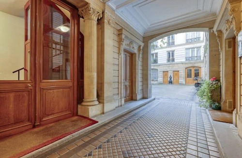 Quartier Saint-Georges Apartment | Gorgeous and large flat in the heart of Paris 09