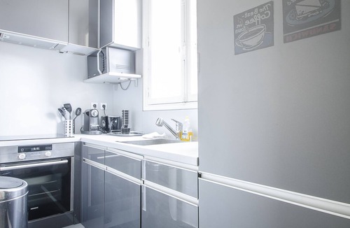 Porte-Dauphine Apartment | Gorgeous Paris Eiffel Tower