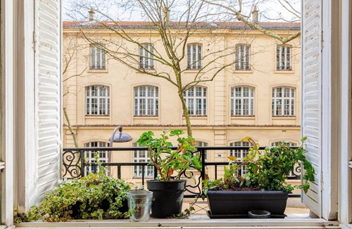 Combat Apartment | GuestReady - Luxury Living near the Parc