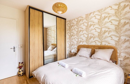 Garches Apartment | GuestReady - Serene Refuge with a shared pool