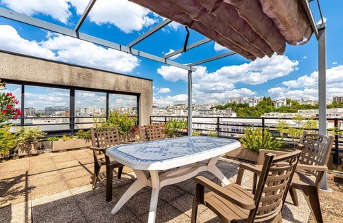 Belleville Apartment | GuestReady - Stylish Duplex with a terrace