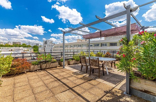 Belleville Apartment | GuestReady - Stylish Duplex with a terrace