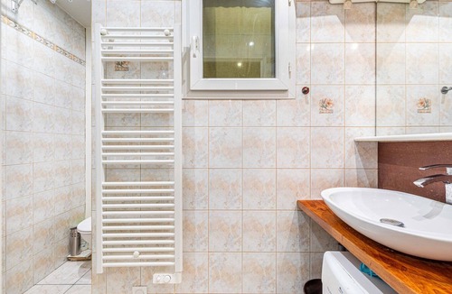 Pere Lachaise Apartment | GuestReay - Chic Comfort by Place de la Nation