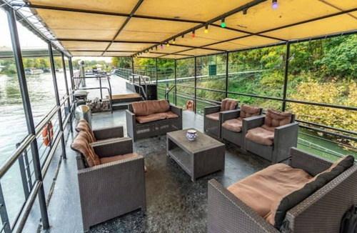 Puteaux House | "HARMONIE" - PENICHE 200m² - PARIS - 4 bedrooms, terrace 100m², sleeps 10