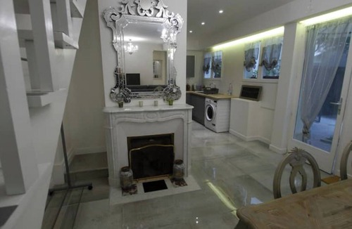 Arts-et-Metiers Apartment | Haut Marais, rue Volta, 2 bedrooms, 2 bathrooms