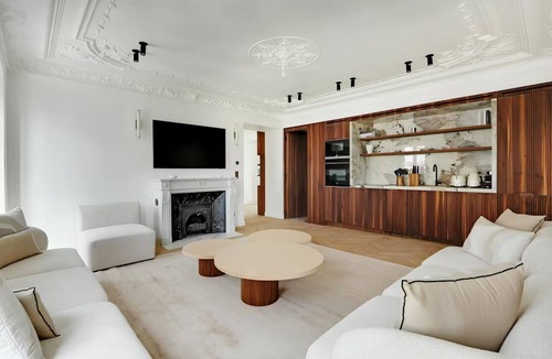 Madeleine Apartment | Haute Couture Living on La-Madeleine with daily maid service &a Private terrace