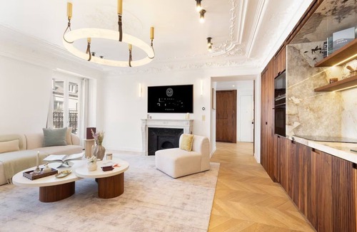 Madeleine Apartment | Haute Couture Living on La-Madeleine with daily maid service &a Private terrace
