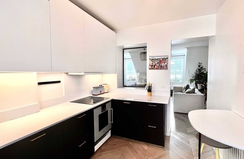 L'Europe Apartment | Homerez - Modern Apt in Paris, near Monceau